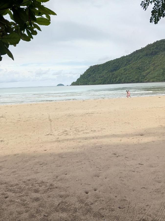 Akoya Beach Park And Cottages Locaroc Bagian luar foto