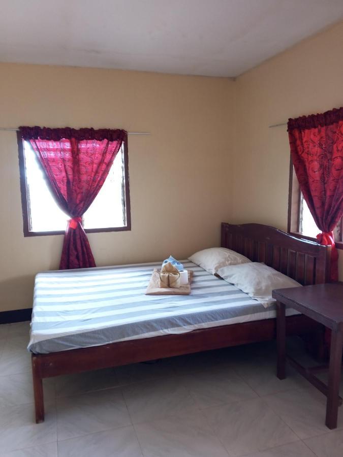 Akoya Beach Park And Cottages Locaroc Bagian luar foto