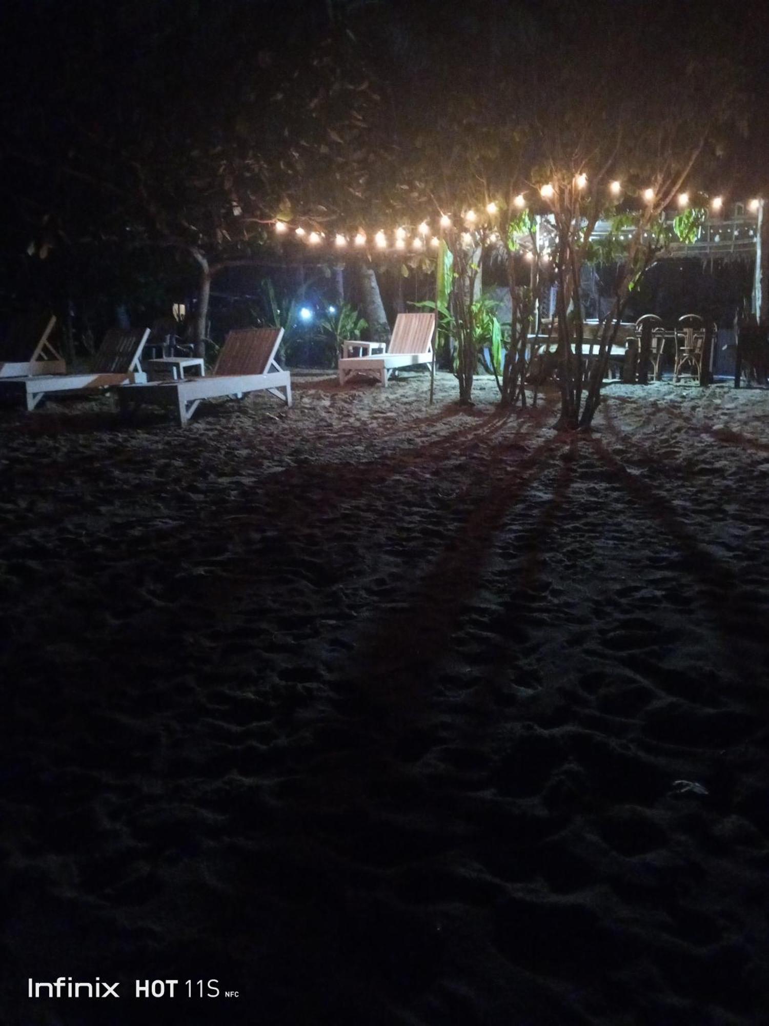 Akoya Beach Park And Cottages Locaroc Bagian luar foto