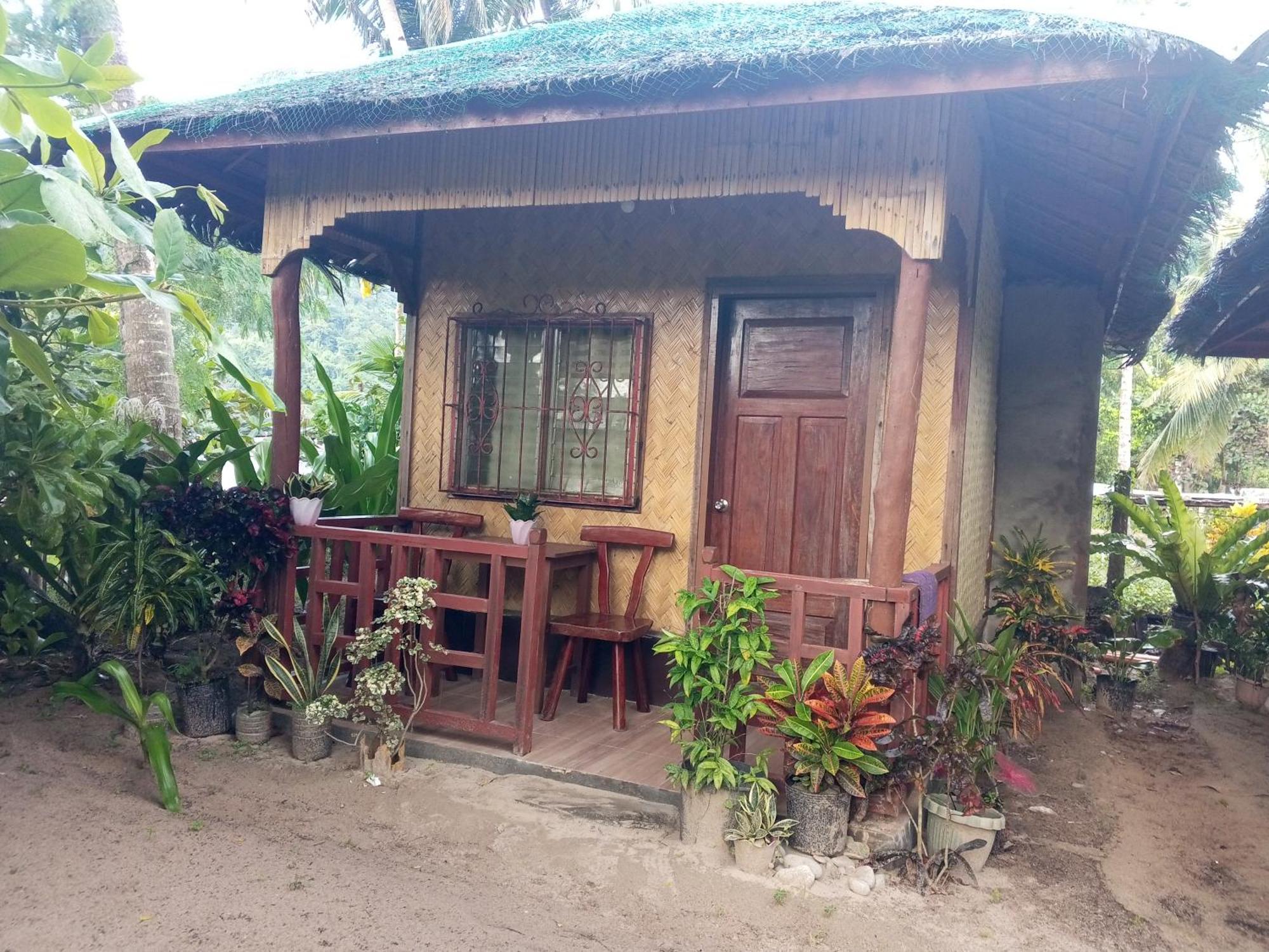 Akoya Beach Park And Cottages Locaroc Ruang foto